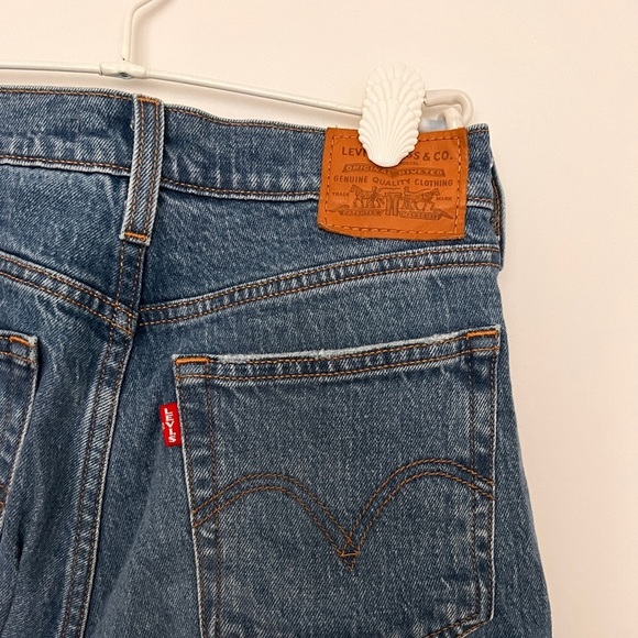 LEVI’S WEDGIE JEANS - Picture 6 of 8